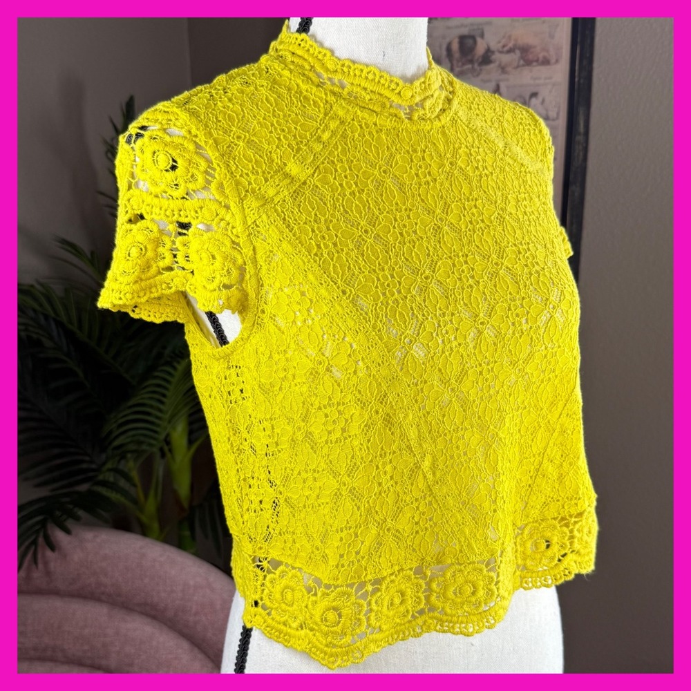 Forever 21 Lace Top, Mock Neck, Short Sleeve, Yellow Blouse, Size Small NWT - Picture 2 of 11